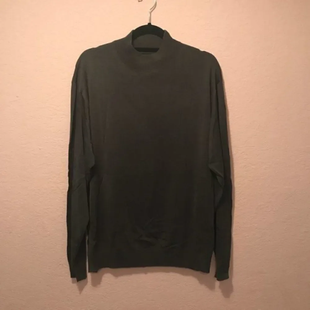NWOT. Cullen lightweight sweater. 100% Silk.
